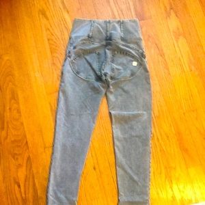 FREDDY HIGH WAISTED JEANS